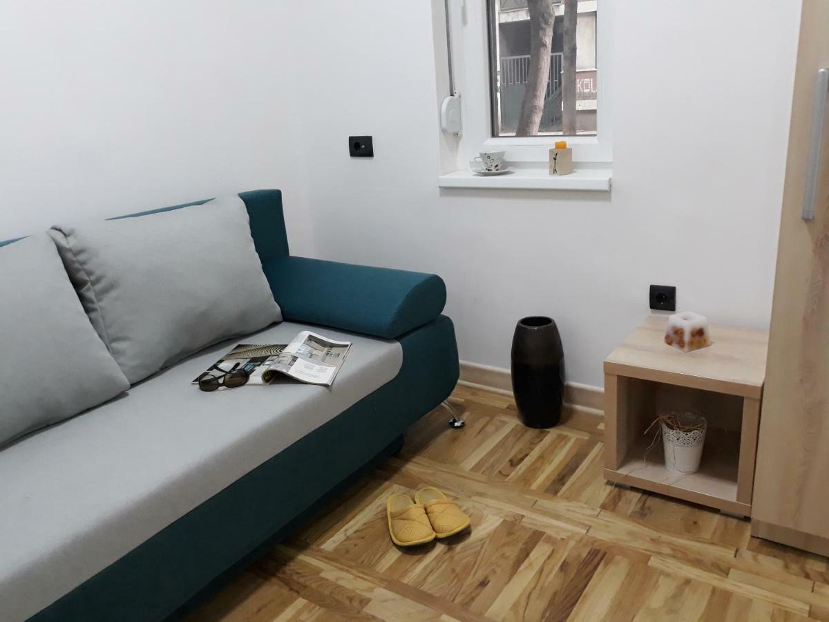 Sweet Yellow Apartment Belgrado Exterior foto
